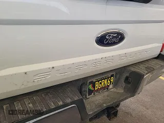 2019 Ford F-250 XL with VIN 1FT7W2B65KEE40165, listed as a IAAI auction lot 42727924 with 182,010 mi miles and . Bid and sale history available at DreamBid. Image 11.