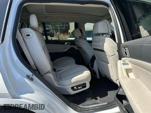 2023 BMW X7 xDrive40i with VIN 5UX23EM03P9P67515, listed as a Copart auction lot 52912265 with 29,365 mi miles and Clean Title. Bid and sale history available at carsss.com. Image 8.