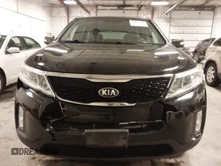 2015 Kia Sorento LX with VIN 5XYKTCA66FG573928, listed as a IAAI auction lot 42017586 with 174,939 mi miles. Bid and sale history available at carsss.com. Image 6.