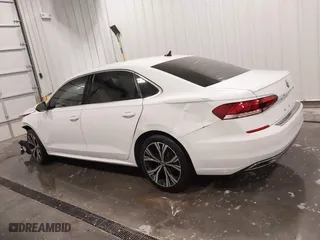 2021 Volkswagen Passat 2.0T SE with VIN 1VWSA7A37MC017676, listed as a IAAI auction lot 41647899 with 40,404 mi miles. Bid and sale history available at carsss.com. Image 14.