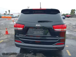 2016 Kia Sorento LX with VIN 5XYPGDA51GG132183, listed as a IAAI auction lot 41804837 with 111,011 mi miles. Bid and sale history available at carsss.com. Image 16.