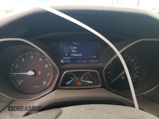 2012 Ford Focus SE z VIN 1FAHP3F22CL267562, wystawiony jako Copart lot #53556895 z przebiegiem 179 828 mil mil oraz Szkoda całkowita • Salvage title. Historia ofert i sprzedaży dostępna na DreamBid. Obrazek 9.