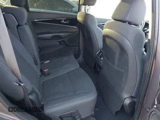 2019 Kia Sorento LX with VIN 5XYPG4A37KG552232, listed as a IAAI auction lot 41627379 with 58,514 mi miles. Bid and sale history available at carsss.com. Image 8.