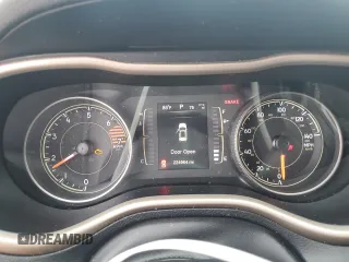 2016 Jeep Cherokee Sport z VIN 1C4PJLAB2GW329903, wystawiony jako Copart lot #57554995 z przebiegiem 224 964 mil mil oraz Szkoda całkowita • Salvage title. Historia ofert i sprzedaży dostępna na DreamBid. Obrazek 9.