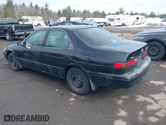 1998 Toyota Camry LE z VIN 4T1BG22K7WU236334, wystawiony jako IAAI lot #41662673 z przebiegiem 182 960 mil mil oraz . Historia ofert i sprzedaży dostępna na DreamBid. Obrazek 3.