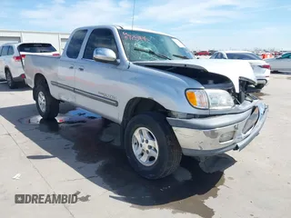2000 Toyota Tundra SR5 with VIN 5TBRT3411YS070241, listed as a IAAI auction lot 41785990 with 204,276 mi miles and . Bid and sale history available at carsss.com. Image 1.