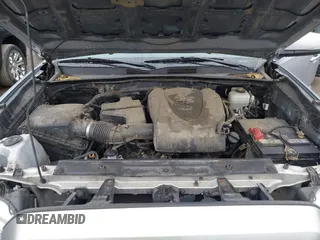 2020 Toyota Tacoma SR5 z VIN 3TMCZ5AN8LM323918, wystawiony jako IAAI lot #42279462 z przebiegiem 105 923 mil mil oraz . Historia ofert i sprzedaży dostępna na DreamBid. Obrazek 10.