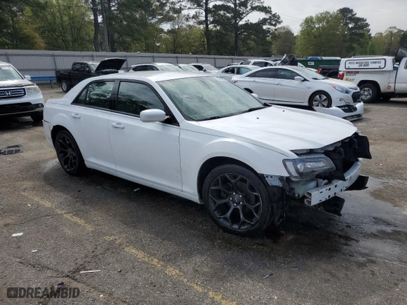 2019 Chrysler 300 with VIN 2C3CCABG6KH601243, listed as a Copart auction lot 50728055 with 145,200 mi miles and Salvage Title. Bid and sale history available at carsss.com. Image 4.