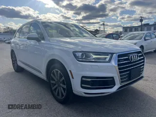 2017 Audi Q7 Premium Plus with VIN WA1LAAF72HD005719, listed as a IAAI auction lot 42019701 with 154,276 mi miles. Bid and sale history available at carsss.com. Image 1.