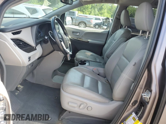 2019 Toyota Sienna XLE with VIN 5TDDZ3DC5KS221137, listed as a Copart auction lot 60358185 with 105,767 mi miles and Salvage title. Bid and sale history available at DreamBid. Image 7.