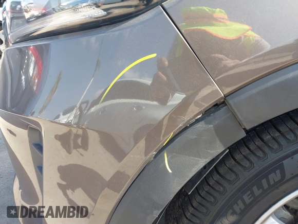 2019 Kia Sorento L with VIN 5XYPG4A35KG438309, listed as a IAAI auction lot 41539011 with 73,312 mi miles. Bid and sale history available at carsss.com. Image 6.