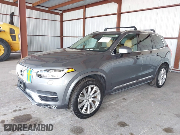 2016 Volvo XC90 T6 Inscription with VIN YV4A22PLXG1014855, listed as a IAAI auction lot 42150318 with 109,614 mi miles. Bid and sale history available at carsss.com. Image 2.
