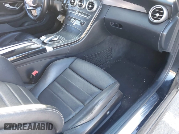 2018 Mercedes-Benz C 300 с VIN WDDWJ4KB8JF700558, выставлен на аукционе IAAI как лот 41335869 с пробегом 132 000 миль миль и . История ставок и продаж доступна на DreamBid. Изображение 5.