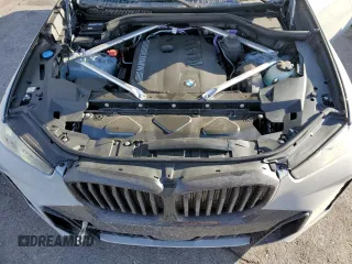 2025 BMW X5 sDrive40i with VIN 5UX13EU09S9X71671, listed as a Copart auction lot 42515055 with 2,695 mi miles and Salvage Title. Bid and sale history available at carsss.com. Image 12.