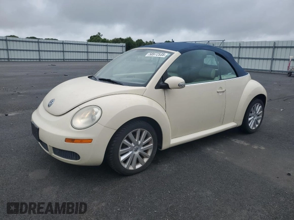 2008 Volkswagen Beetle SE z VIN 3VWRG31YX8M414255, wystawiony jako Copart lot #58972535 z przebiegiem 105 036 mil mil oraz Czysty tytuł • Clean title. Historia ofert i sprzedaży dostępna na DreamBid. Obrazek 1.