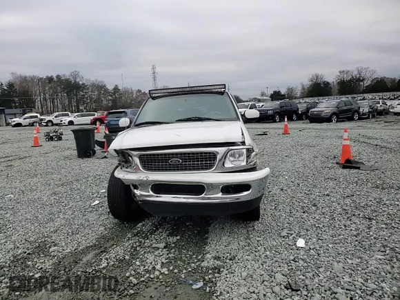 1997 Ford Expedition XLT with VIN 1FMEU17L5VLB80125, listed as a Copart auction lot 83892824 with 257,738 mi miles and Salvage title. Bid and sale history available at DreamBid. Image 11.