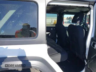 2020 Jeep Wrangler Unlimited Sport S z VIN 1C4HJXDG2LW335973, wystawiony jako IAAI lot #41376136 z przebiegiem 50 623 mil mil oraz . Historia ofert i sprzedaży dostępna na DreamBid. Obrazek 8.