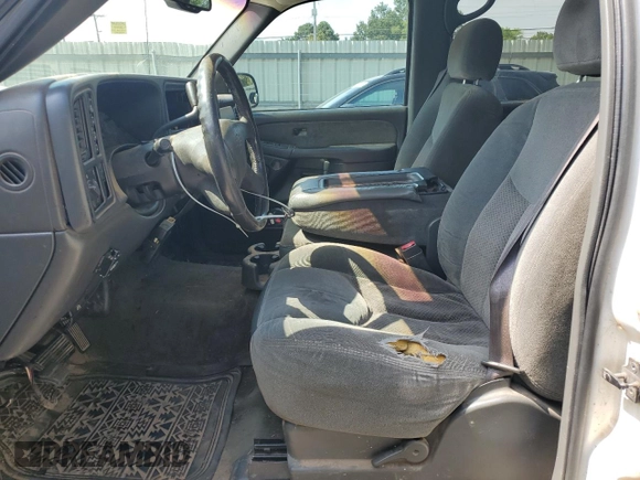 2003 Chevrolet Silverado 1500HD LS z VIN 1GCGK13UX3F239683, wystawiony jako Copart lot #69690574 z przebiegiem 253 887 mil mil oraz Szkoda całkowita • Salvage title. Historia ofert i sprzedaży dostępna na DreamBid. Obrazek 7.