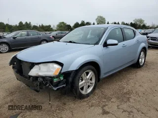 2013 Dodge Avenger SXT z VIN 1C3CDZCB9DN572815, wystawiony jako Copart lot #54916285 z przebiegiem 123 010 mil mil oraz Szkoda całkowita • Salvage title. Historia ofert i sprzedaży dostępna na DreamBid. Obrazek 1.