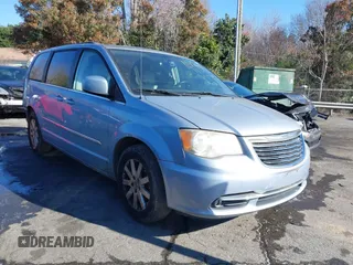 2013 Chrysler Town & Country Touring z VIN 2C4RC1BG2DR573704, wystawiony jako IAAI lot #41862277 z przebiegiem 226 573 mil mil oraz . Historia ofert i sprzedaży dostępna na DreamBid. Obrazek 1.