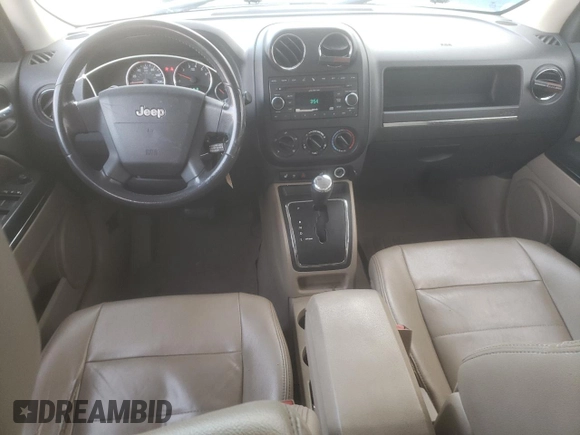 2009 Jeep Patriot z VIN 1J8FF48B39D208118, wystawiony jako Copart lot #81838154 z przebiegiem 182 457 mil mil oraz Szkoda całkowita • Salvage title. Historia ofert i sprzedaży dostępna na DreamBid. Obrazek 8.