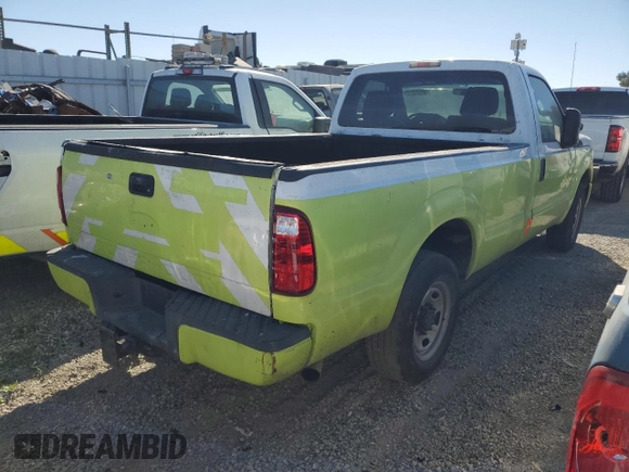 2011 Ford F-250 XL with VIN 1FDBF2A6XBEC36534, listed as a Copart auction lot 73256404 with 302,376 mi miles and Clean title. Bid and sale history available at DreamBid. Image 3.