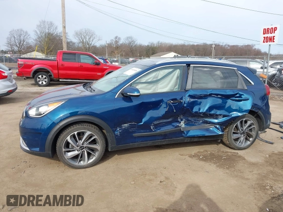 2018 Kia Niro Touring with VIN KNDCE3LC6J5174472, listed as a IAAI auction lot 41824400 with 83,182 mi miles. Bid and sale history available at carsss.com. Image 15.