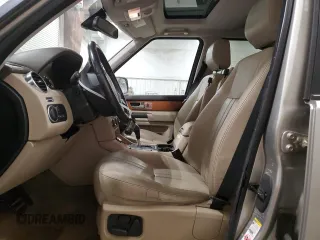 2011 Land Rover LR4 HSE z VIN SALAG2D47BA572956, wystawiony jako Copart lot #41887825 z przebiegiem 220 228 mil mil oraz Czysty tytuł • Clean title. Historia ofert i sprzedaży dostępna na DreamBid. Obrazek 7.