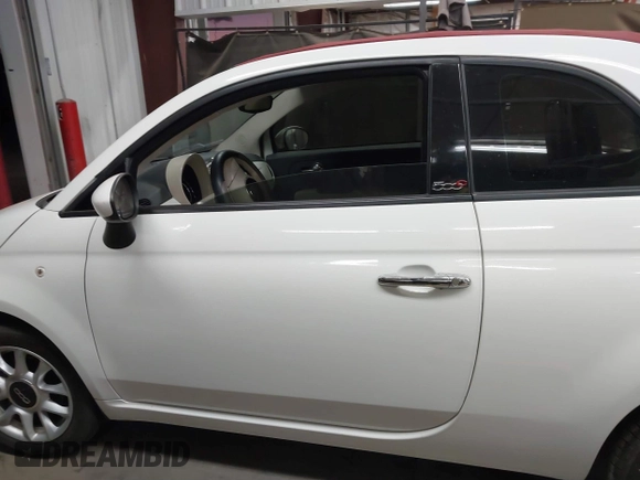 2017 FIAT 500 Pop z VIN 3C3CFFLR9HT697938, wystawiony jako IAAI lot #41444799 z przebiegiem 62 742 mil mil oraz . Historia ofert i sprzedaży dostępna na DreamBid. Obrazek 14.