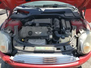 2010 MINI Convertible с VIN WMWMR3C59ATU97966, выставлен на аукционе Copart как лот 59870035 с пробегом 124 132 миль миль и Списание • Salvage title. История ставок и продаж доступна на DreamBid. Изображение 11.