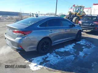 2018 Hyundai Sonata Limited with VIN 5NPE34AF6JH670261, listed as a IAAI auction lot 41350253 with 120,075 mi miles. Bid and sale history available at carsss.com. Image 4.
