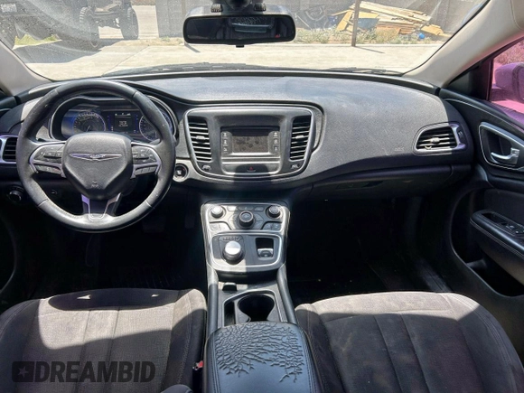 2015 Chrysler 200 Limited with VIN 1C3CCCAB4FN660631, listed as a Copart auction lot 59960725 with 204,751 mi miles and Clean title. Bid and sale history available at DreamBid. Image 9.