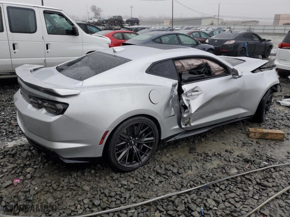 2019 Chevrolet Camaro ZL1 with VIN 1G1FK1R64K0122759, listed as a Copart auction lot 44143985 with 0 mi miles and Salvage Title. Bid and sale history available at carsss.com. Image 3.