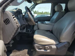 2015 Ford F-350 Lariat с VIN 1FT8X3BT9FED37558, выставлен на аукционе Copart как лот 62318945 с пробегом 109 232 миль миль и Списание • Salvage title. История ставок и продаж доступна на DreamBid. Изображение 7.