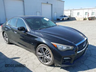 2014 Infiniti Q50 with VIN JN1BV7AP6EM689382, listed as a IAAI auction lot 41772088 with 143,524 mi miles. Bid and sale history available at carsss.com. Image 1.