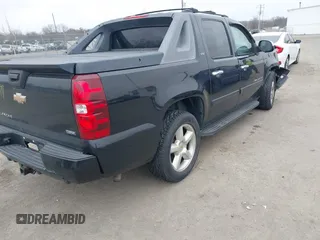 2008 Chevrolet Avalanche 3LT z VIN 3GNFK12338G174676, wystawiony jako IAAI lot #41803141 z przebiegiem 149 119 mil mil oraz . Historia ofert i sprzedaży dostępna na DreamBid. Obrazek 4.