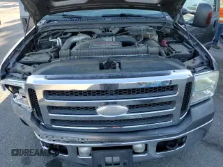 2005 Ford F-250 XL z VIN 1FTSW20P35EB27058, wystawiony jako Copart lot #83815774 z przebiegiem 135 734 mil mil oraz Szkoda całkowita • Salvage title. Historia ofert i sprzedaży dostępna na DreamBid. Obrazek 15.