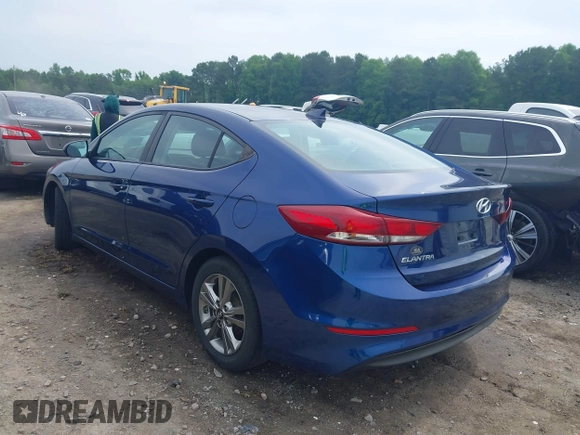 2017 Hyundai Elantra SE z VIN 5NPD84LFXHH128875, wystawiony jako IAAI lot #42260974 z przebiegiem 103 009 mil mil oraz . Historia ofert i sprzedaży dostępna na DreamBid. Obrazek 3.
