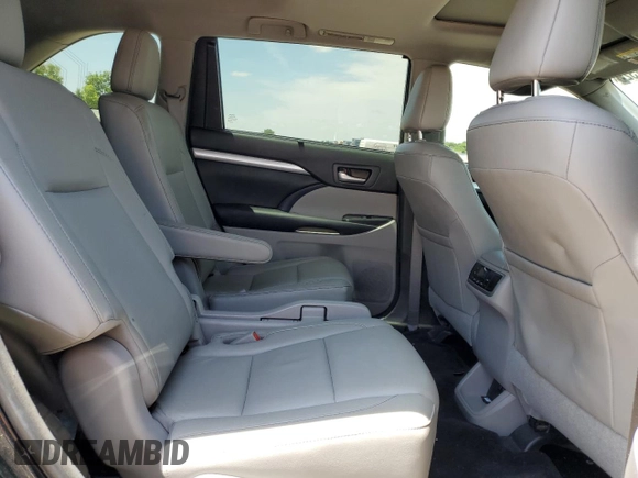 2017 Toyota Highlander XLE with VIN 5TDJZRFH0HS467343, listed as a Copart auction lot 62111325 with 119,629 mi miles and Salvage title. Bid and sale history available at DreamBid. Image 11.