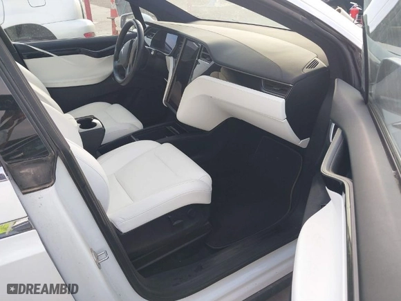 2019 Tesla Model X P100D with VIN 5YJXCBE44KF180844, listed as a IAAI auction lot 41807432 with NaN miles. Bid and sale history available at carsss.com. Image 5.