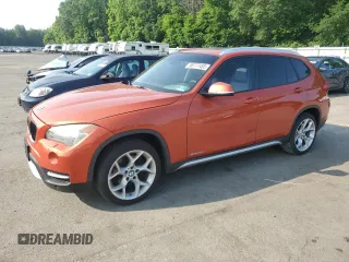 2014 BMW X1 sDrive28i z VIN WBAVM1C59EVW48774, wystawiony jako Copart lot #58777485 z przebiegiem 137 421 mil mil oraz Czysty tytuł • Clean title. Historia ofert i sprzedaży dostępna na DreamBid. Obrazek 1.