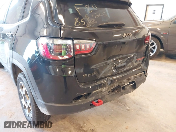 2022 Jeep Compass Trailhawk z VIN 3C4NJDDB7NT193831, wystawiony jako IAAI lot #42244555 z przebiegiem 81 632 mil mil oraz . Historia ofert i sprzedaży dostępna na DreamBid. Obrazek 6.