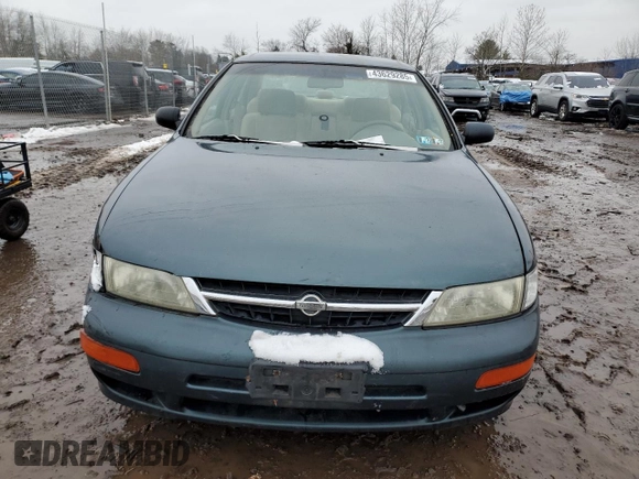 1998 Nissan Maxima GXE with VIN JN1CA21D1WT607137, listed as a Copart auction lot 43629285 with 159,196 mi miles and Salvage title. Bid and sale history available at DreamBid. Image 5.