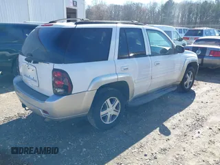 2007 Chevrolet TrailBlazer LT with VIN 1GNES13M872141375, listed as a IAAI auction lot 41774258 with 170,266 mi miles. Bid and sale history available at carsss.com. Image 4.