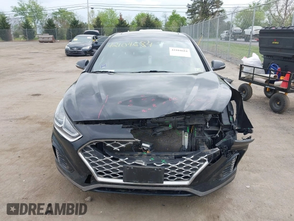 2018 Hyundai Sonata Sport with VIN 5NPE34AF0JH710477, listed as a IAAI auction lot 42104684 with 158,260 mi miles and . Bid and sale history available at carsss.com. Image 13.