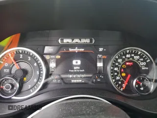 2024 Ram 1500 Big Horn z VIN 1C6RRFBG5RN156763, wystawiony jako Copart lot #50502885 z przebiegiem 8 329 mil mil oraz Szkoda całkowita • Salvage title. Historia ofert i sprzedaży dostępna na DreamBid. Obrazek 9.