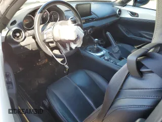 2020 Mazda MX-5 Miata Grand Touring z VIN JM1NDAD74L0416564, wystawiony jako Copart lot #80306624 z przebiegiem 32 732 mil mil oraz Szkoda całkowita • Salvage title. Historia ofert i sprzedaży dostępna na DreamBid. Obrazek 8.
