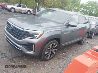 2024 Volkswagen Atlas SEL Premium R-Line with VIN 1V2FE2CA0RC253583, listed as a IAAI auction lot 41951435 with 4,668 mi miles and . Bid and sale history available at DreamBid. Image 17.