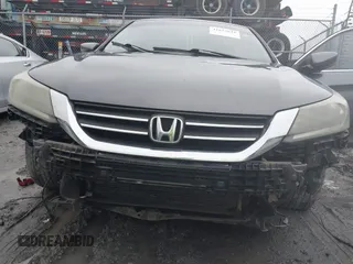2015 Honda Accord Sport with VIN 1HGCR2F55FA139823, listed as a IAAI auction lot 41623823 with 169,093 mi miles and . Bid and sale history available at DreamBid. Image 6.