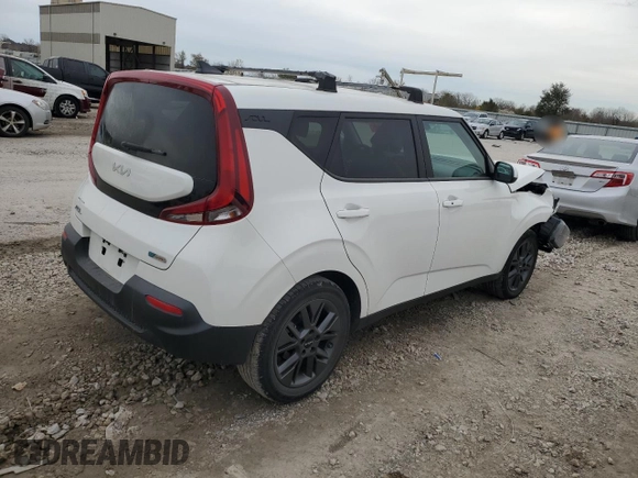 2022 Kia Soul EX with VIN KNDJ33AU5N7165958, listed as a Copart auction lot 79633714 with 24,582 mi miles and Salvage Title. Bid and sale history available at carsss.com. Image 3.